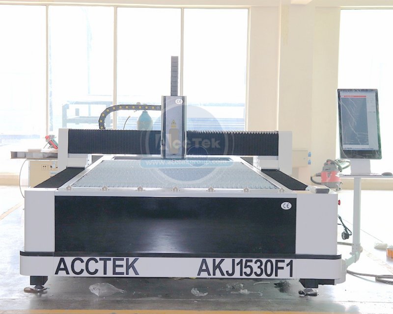 Fiber laser cutter cutting stainless steel